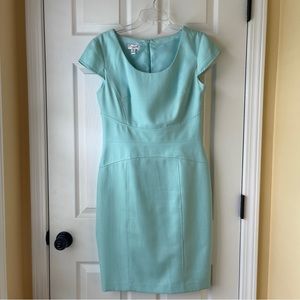 Mint Green Shortsleeved Dress. Size 10. Lined Bodice. Great For Any Occasion!